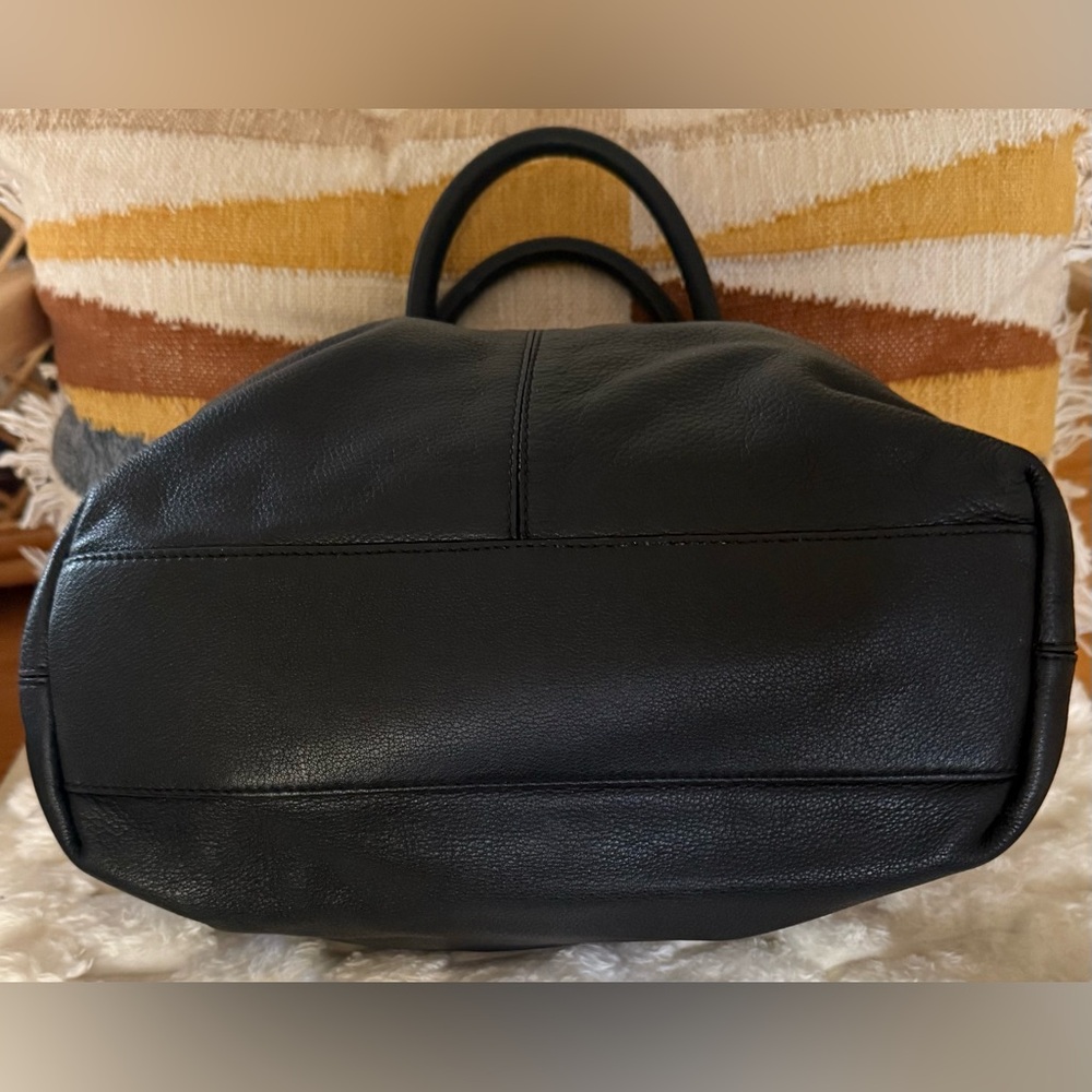 Kate Spade New York Bexley Stevie Black Pebbled Leather Shoulder Bag - Picture 5 of 9